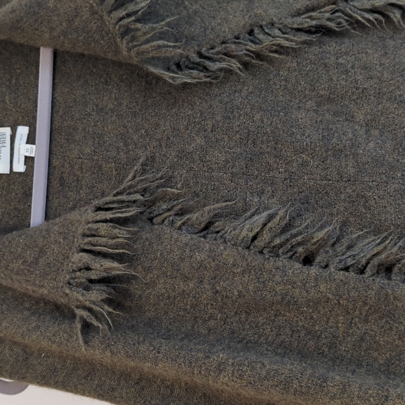 Wilfred Free Fei Fei Alpaca sweater vest. - Picture 3 of 7